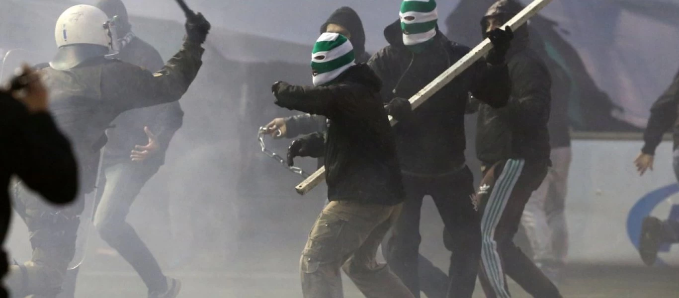 Βίντεο: Σύνδεσμοι οπαδών η «αιχμή του δόρατος» στη Ν.Σμύρνη - Γκρεμίζεται το αφήγημα της κυβέρνησης για «αριστερή βία»